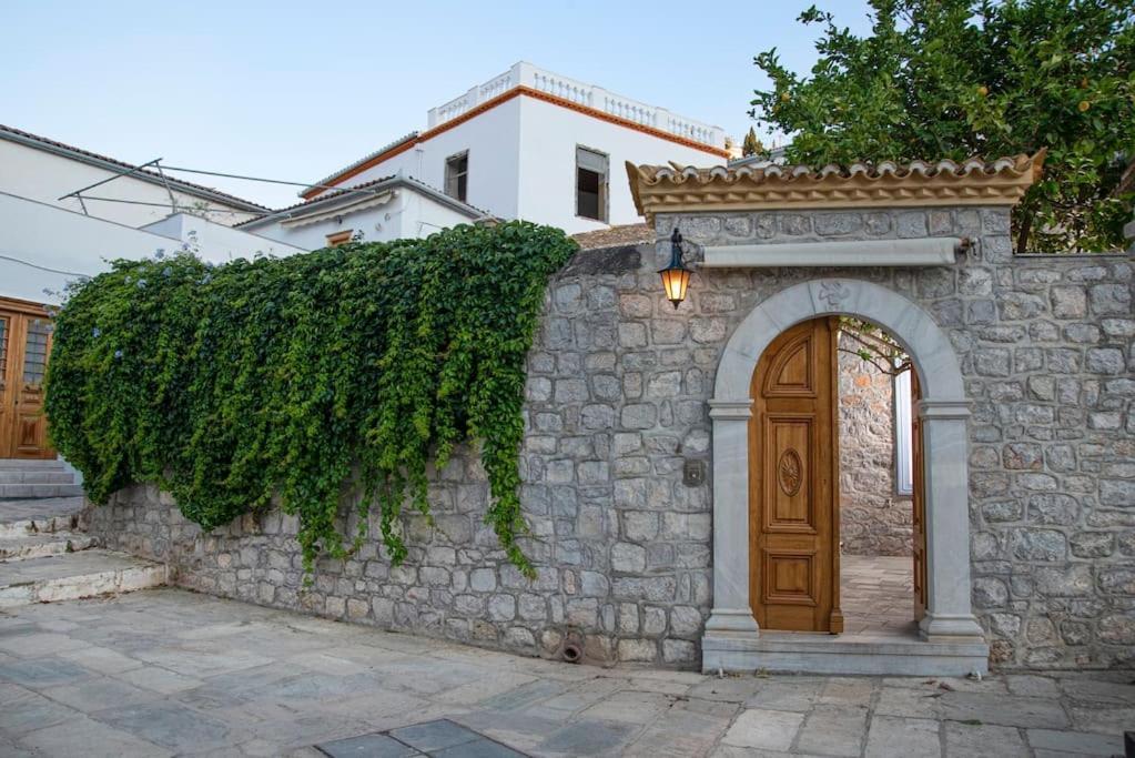 فيلا Mansion Eugenie هيدرا المظهر الخارجي الصورة