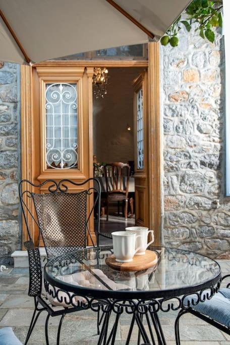 فيلا Mansion Eugenie هيدرا المظهر الخارجي الصورة